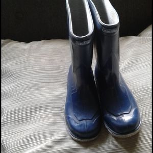 Kids rubber boots blue with white bottoms